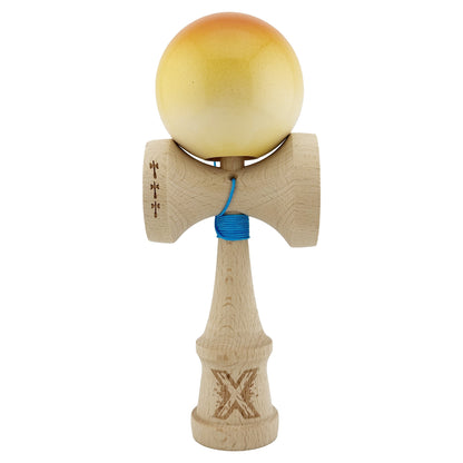 Kendama X Originala, Profesionala, Klevo, Big Cups V2, Super Sticky cu Cupe Mari, din lemn 18 cm, Rulment Metalic cu Ata 55 cm, Portocaliu/Galben/Alb