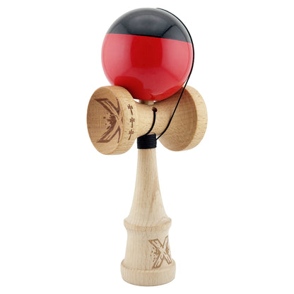 Kendama X Originala, Profesionala, Klevo, Big Cups V2, Super Sticky cu Cupe Mari, Rulment Metalic, din lemn 18 cm, Ata 55 cm, Negru/Rosu