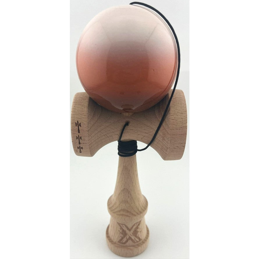 Kendama X Originala, Profesionala, Klevo, Big Cups V2, Super Sticky cu Cupe Mari, din lemn 18 cm, Rulment Metalic cu Ata 55 cm, Alb/Maro