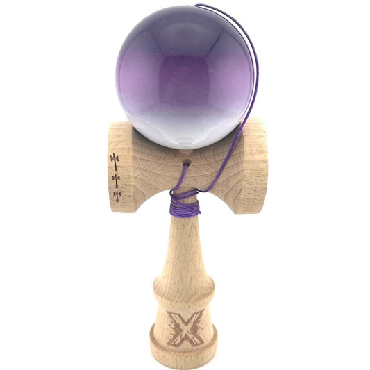 Kendama X Originala, Profesionala, Klevo, Big Cups V2, Super Sticky cu Cupe Mari, din lemn 18 cm, Rulment Metalic cu Ata 55 cm, Mov/Alb