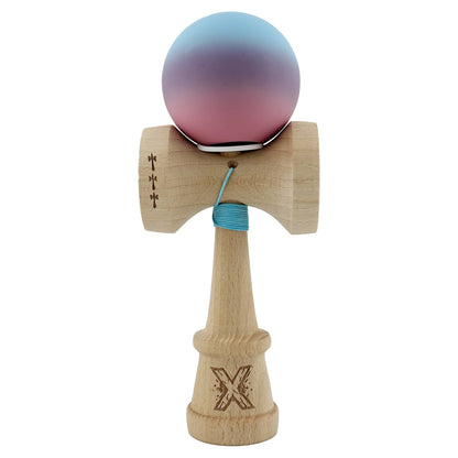Kendama X Originala, Profesionala, Klevo, Cupe Mari KING SIZE V3, Rubber Grip, Gaura in Baza, Rulment Metalic, din lemn 18 cm, Ata 62/65 cm, Gradient Albastru deschis/Mov/Roz