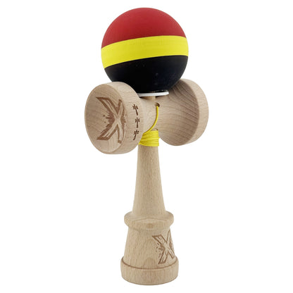 Kendama X Originala, Profesionala, Klevo, Cupe Mari KING SIZE V3, Rubber Grip, Gaura in Baza, Rulment Metalic, din lemn 18 cm, Ata 62/65 cm, M Rosu/Galben/Negru