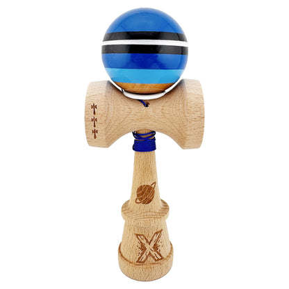 Kendama X Originala, Profesionala, Klevo, SATURN Blue Planet, Super Sticky cu Cupe Mari KING SIZE V3, Gaura in Baza, Rulment Metalic, din lemn 18 cm, Ata 62/65 cm, Albastru