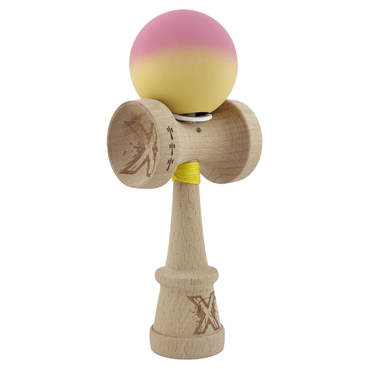 Kendama X Originala, Profesionala, Klevo, Rubber Grip, Cupe Mari KING SIZE V3, Gaura in Baza, Rulment Metalic, din lemn 18 cm, Ata 62/65 cm, Gradient Roz/Galben