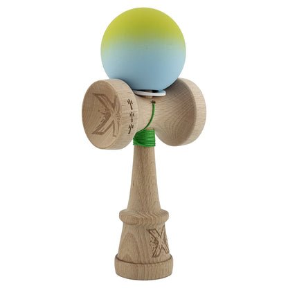 Kendama X Originala, Profesionala, Klevo, Rubber Grip, Cupe Mari KING SIZE V3, Gaura in Baza, Rulment Metalic, din lemn 18 cm, Ata 62/65 cm, Gradient Galben/Albastru