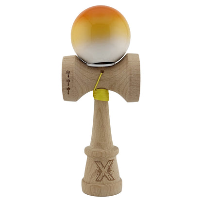 Kendama X Originala, Profesionala, Klevo, Super Sticky cu Cupe Mari KING SIZE V3, Gaura in Baza, Rulment Metalic, din lemn 18 cm, Ata 62/65 cm, Gradient Portocaliu/Galben/Alb