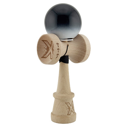 Kendama X Originala, Profesionala, Klevo, Super Sticky cu Cupe Mari KING SIZE V3, Gaura in Baza, Rulment Metalic, din lemn 18 cm, Ata 62/65 cm, Gradient Negru/Alb