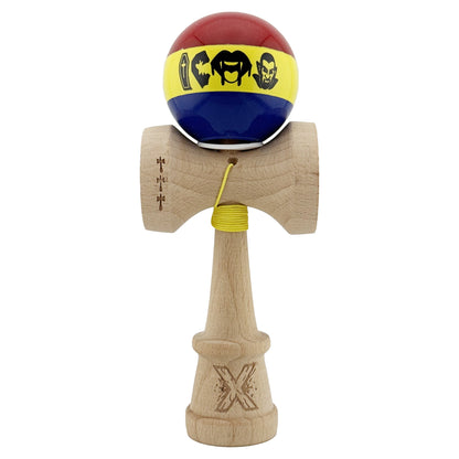 Kendama X Originala, Profesionala, Klevo, Tricolor Edition Vampir Dracula, Super Sticky cu Cupe Mari KING SIZE V3, Rulment Metalic si Gaura in Baza, din Lemn 18 cm, Ata 62/65 cm, Multicolor