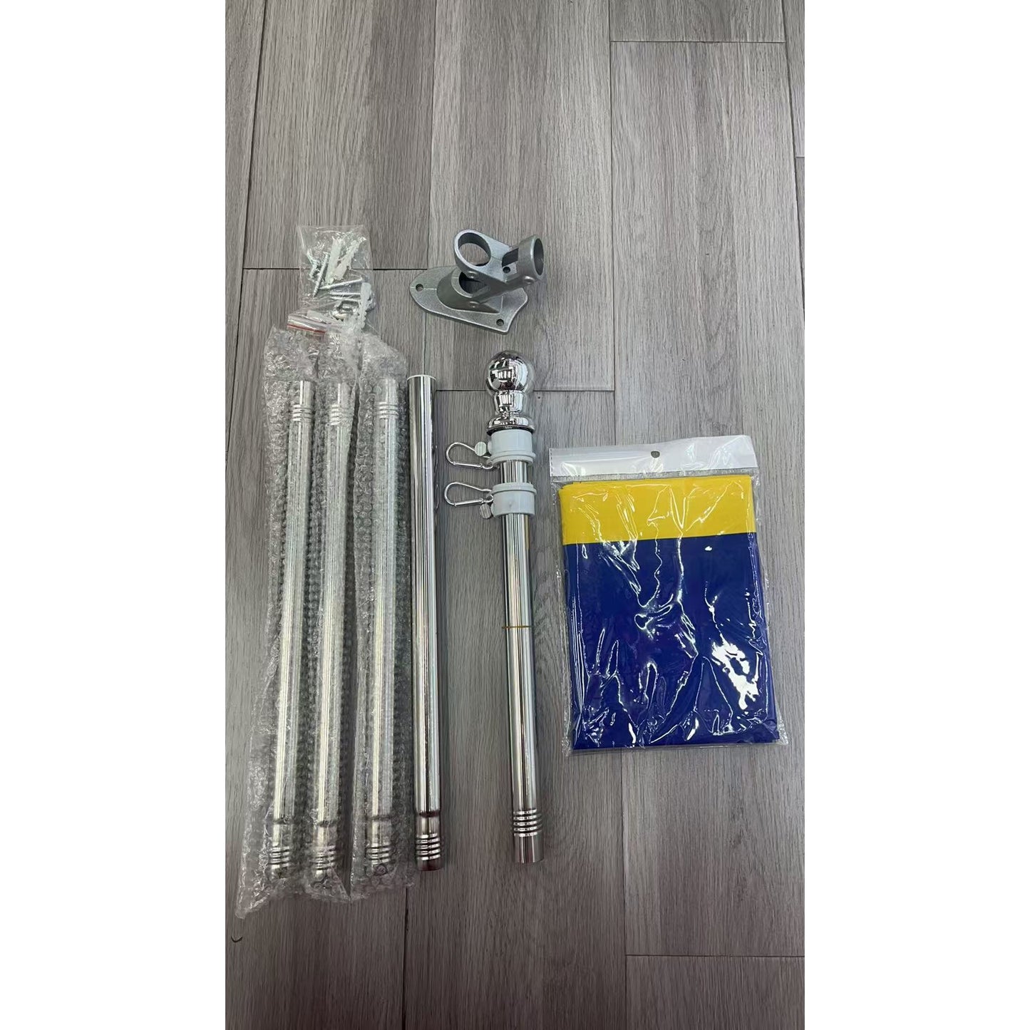 Kit Steagul Romaniei, Klevo, Catarg 1.8 m, Suport Perete, Steag, Tricolor