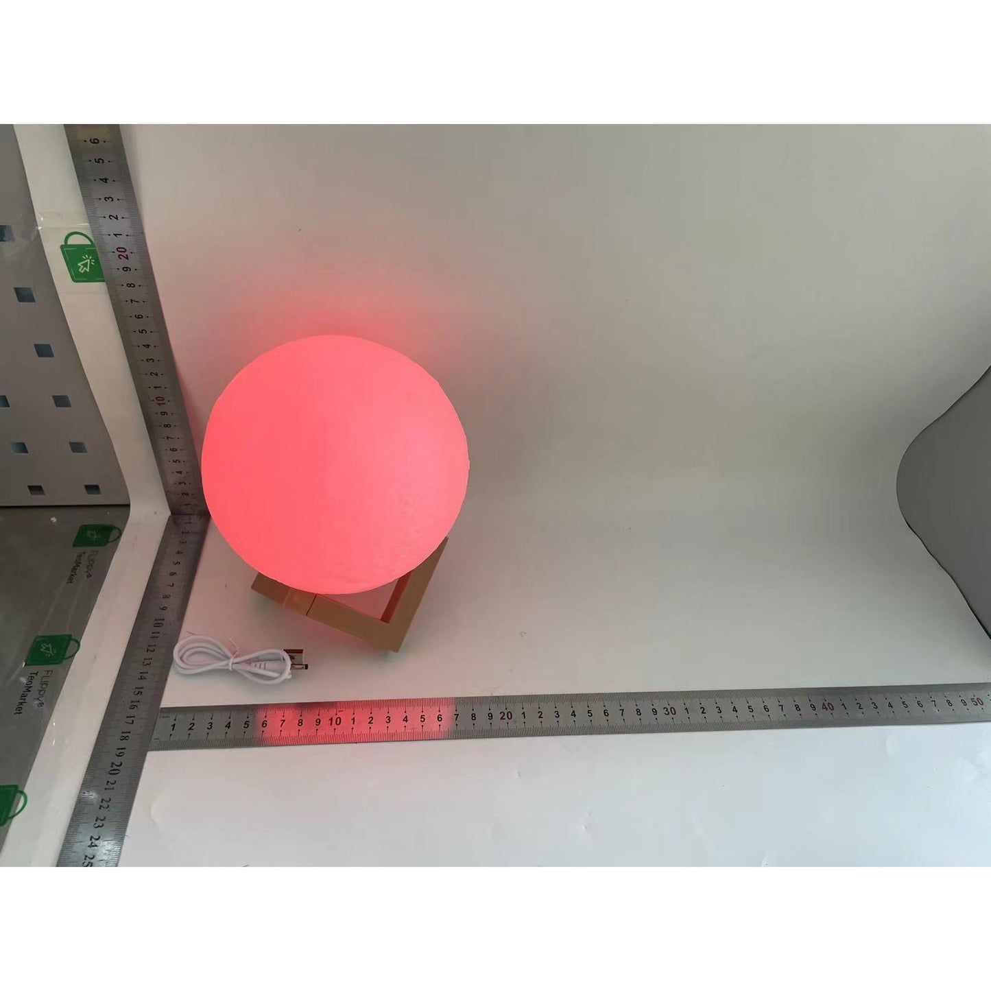 Lampa de veghe luna 3D Moon Light, lumina multicolora cu LED, 7 culori ,schimbare culoare prin atingere,, alimentare baterii, fara acumulator, stand din plastic inclus, 15 cm, Klevo