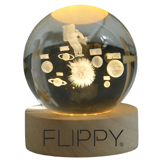 Lampa LED Decorativa, Klevo, cu Bila de Cristal cu Diametru 6cm, Model Astronaut in Galaxie 3D, Alimentare USB, Suport din Lemn, Lumina Alb Cald