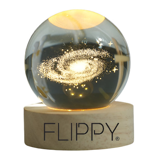 Lampa LED Decorativa, Klevo, cu Bila de Cristal cu Diametru 6cm, Model Galaxie 3D, Alimentare USB, Suport din Lemn, Lumina Alb Cald