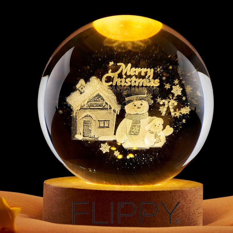 Lampa LED Decorativa, Klevo, cu Bila de Cristal cu Diametru 6cm, Model Merry Christmas 3D, Alimentare USB, Suport din Lemn, Lumina Alb Cald