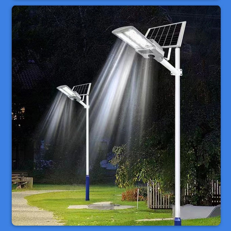 Lampa solara stradala Klevo, pentru curte sau strada, cu trei grile, finisaj mat, rezistent la apa, montare prin fixare, senzor lumina, baterie de litiu, IP65, lumina rece, putere 1000W, autonomie 10 ore, 55 x 23 x 9 cm, gri