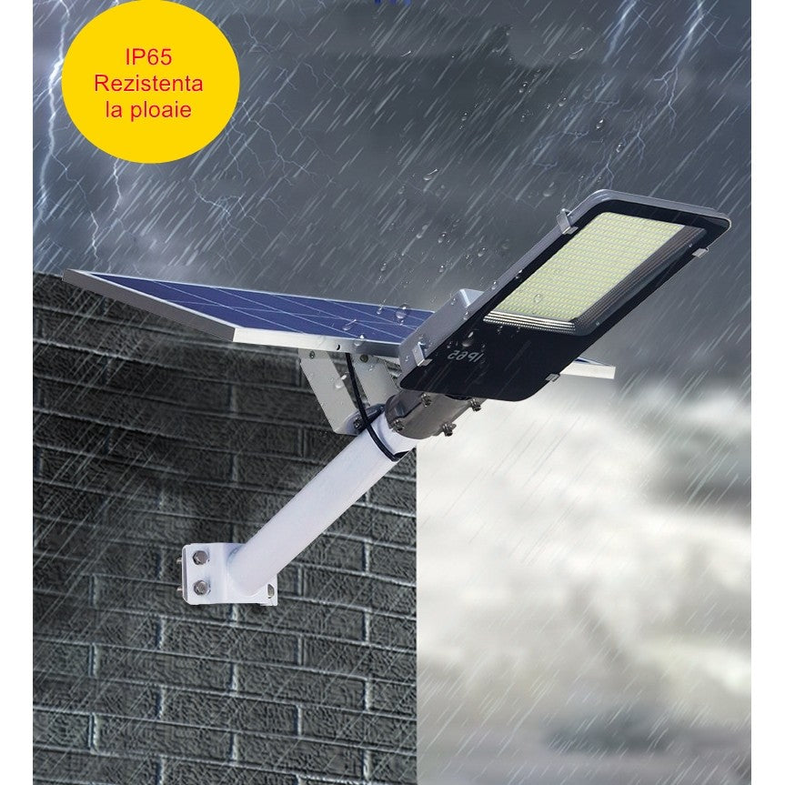 Lampa solara stradala Klevo, pentru curte sau strada, finisaj lucios, rezistent la apa, montare prin fixare, senzor lumina, baterie de litiu, IP65, lumina rece, putere 200W, autonomie 10 ore, 49 x 21 x 6.5 cm, negru