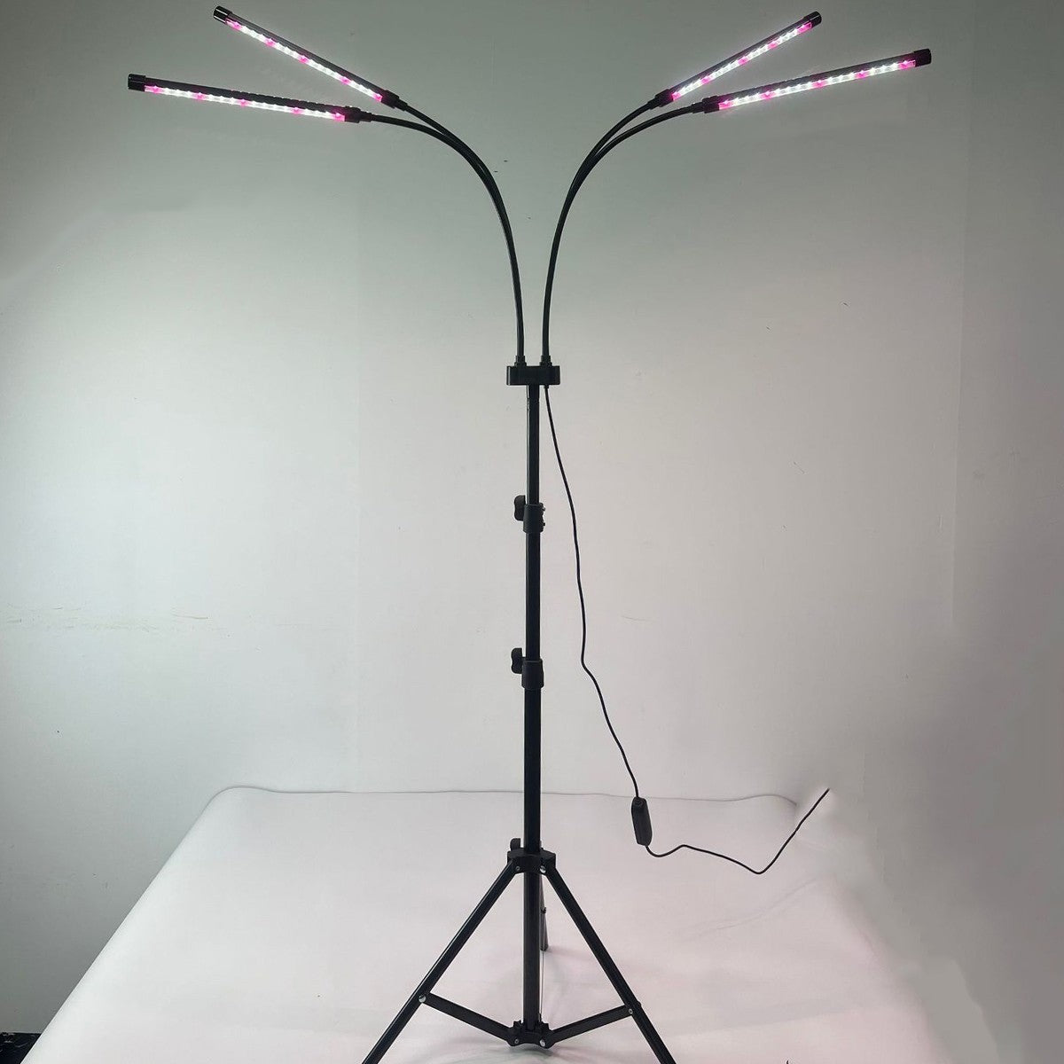 Lampa UV pentru cresterea plantelor, Klevo, 4 capete, putere 30W, 108 LED-uri Lampa cu lumina Ultra-Violet, Lampa cu Picior Ajustabil pana la 2 m, Lumina UV Alb Rece