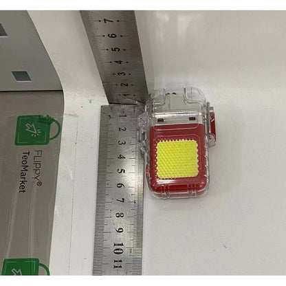 Lanterna Tip Breloc cu Bricheta, Klevo, Impermeabila, 3 Moduri Iluminare, 300 mAh, Incarcare USB-C, COB, Raza de Actiune 50 - 100 m, 7.4 x 4.9 x 1.7 cm, Rosu