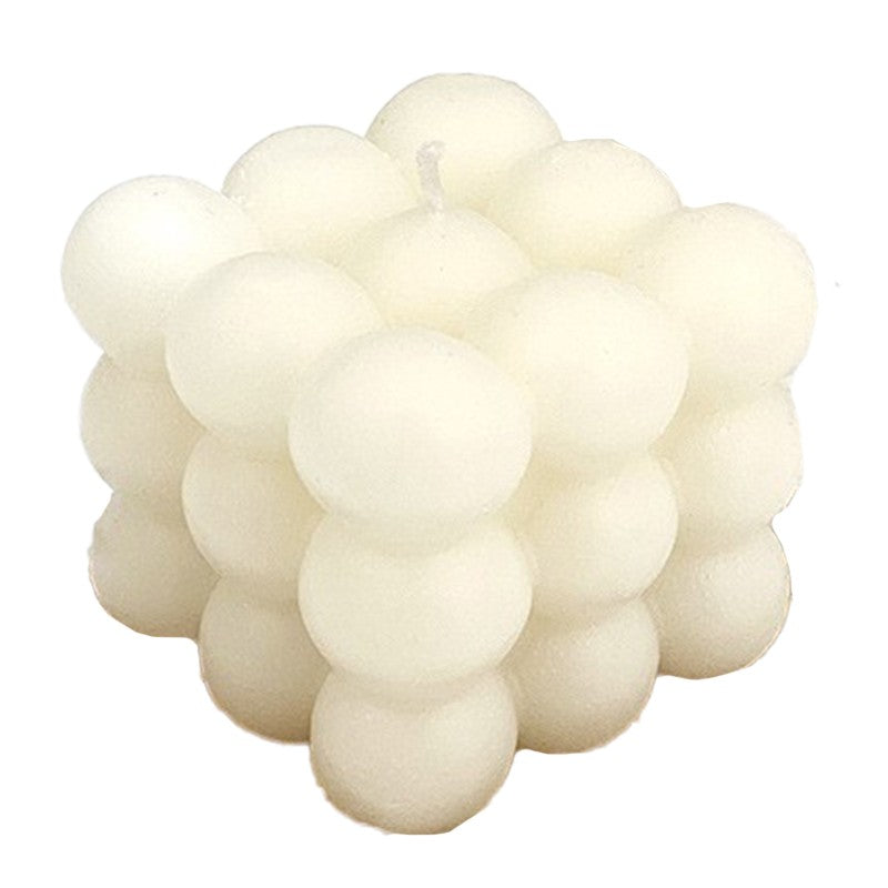 Lumanare Parfumata, Klevo, din Ceara De Soia, Model Cub, Gradient in 3 Culori Pale, 6x6x6 cm, Aroma de Musetel, Alb