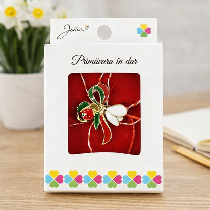 Martisor Brosa Mica in Cutie, Jolie, Dimensiune Brosa 2,5-3 cm, Material Metal, Model Ghiocel cu Fundita, Multicolor