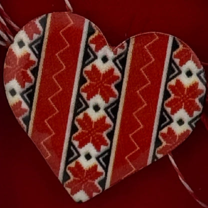 Martisor Brosa Mica in Cutie, Jolie, Dimensiune Brosa 2.5-3cm, Material Metal, Model Inima Traditionala