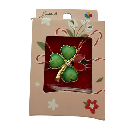 Martisor Brosa Mica in Cutie, Jolie, Dimensiune Brosa 2.5-3cm, Material Metal, Model Trifoi, Cutie Roz