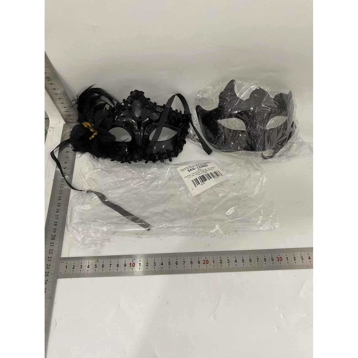 Set 2 Masti de Cuplu, Klevo, pentru Carnaval, Bal Mascat, Marime Universala, Model Floare Laterala si Margele, Model Clasic, Negru texturat