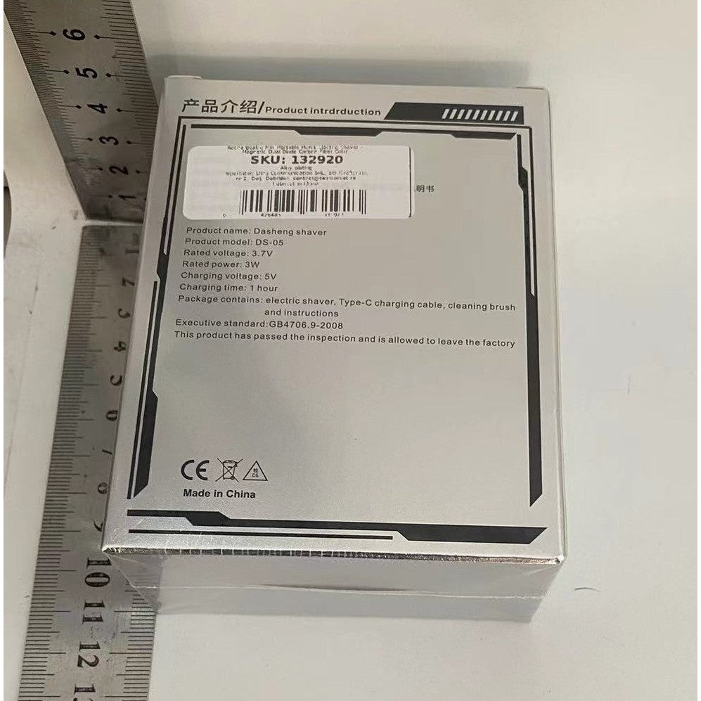 Mini Aparat de Ras Electric, Klevo, din ABS cu Fibra de Carbon, Portabil, Cap Rotativ Detasabil cu 2 Lame de Otel, Rezistent la Apa, Incarcare Type-C, Autonomie 45 min, Alb/Negru