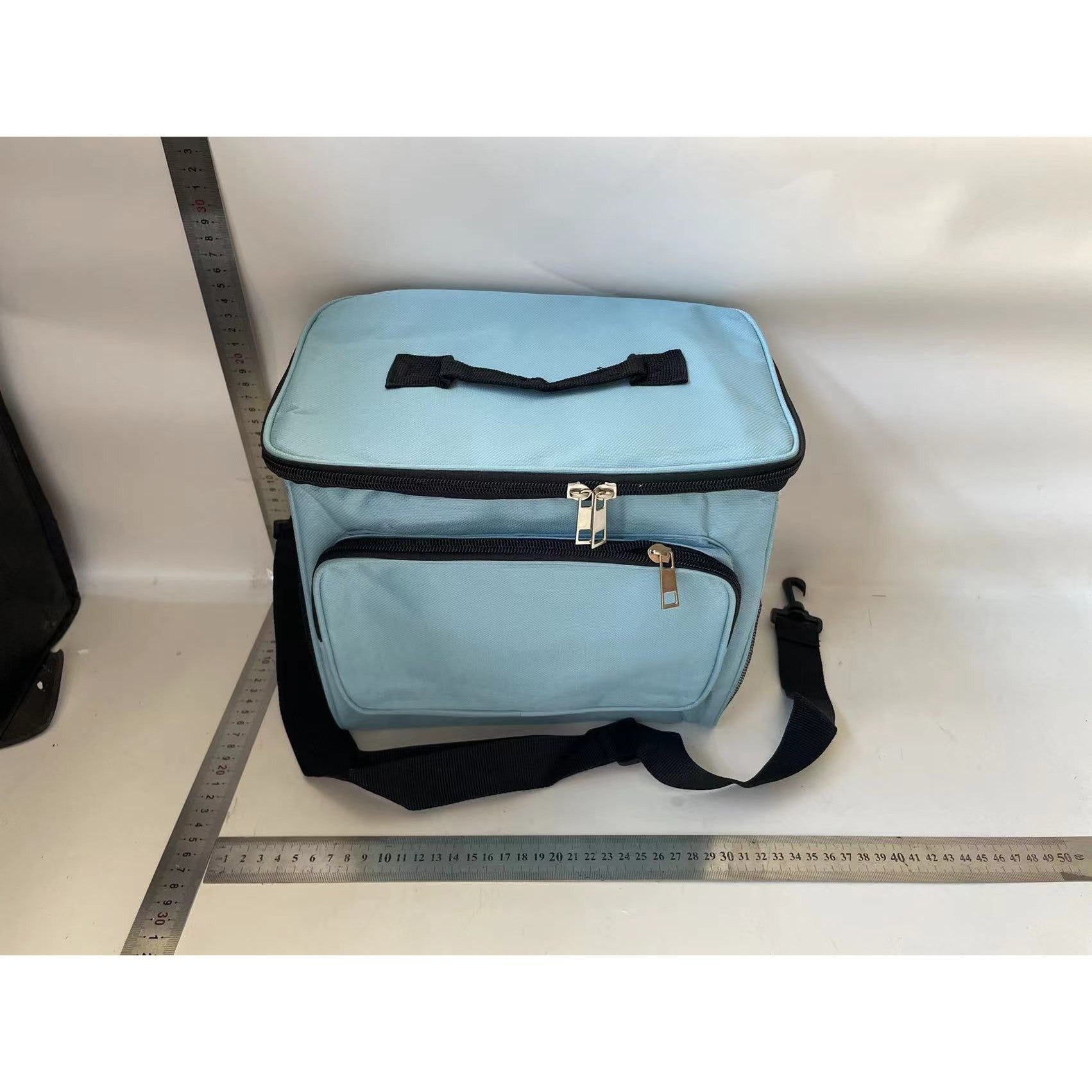 Geanta pentru Picnic cu izolare termica, Klevo, Multifunctionala, Compartimentata, 2 Tipuri de Manere, Impermeabila, 26x24x17 cm, Albastru Deschis