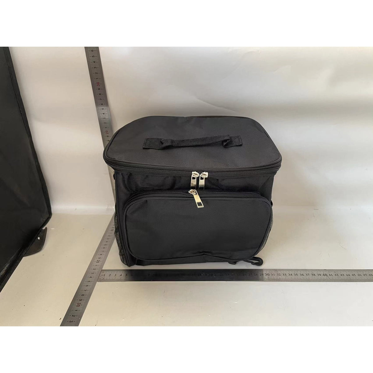 Geanta pentru Picnic cu izolare termica, Klevo, Multifunctionala, Compartimentata, 2 Tipuri de Manere, Impermeabila, 26x24x17 cm, Negru