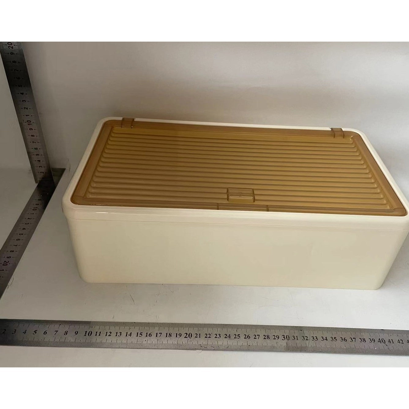 Organizator Cosmetice, Klevo, Montare pe Perete fara Perforare, 36.5x10.9x20 cm, cu 3 Rafturi, din PP si ABS, Bej, Usa Transparenta