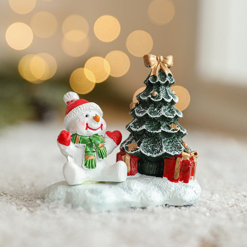 Ornament de Craciun din Rasina pentru Decor, Klevo, Model Om de Zapada cu Brad, Decoratiune de Birou pentru Craciun, 6.5 x 6.5 x 4 cm, Alb Verde