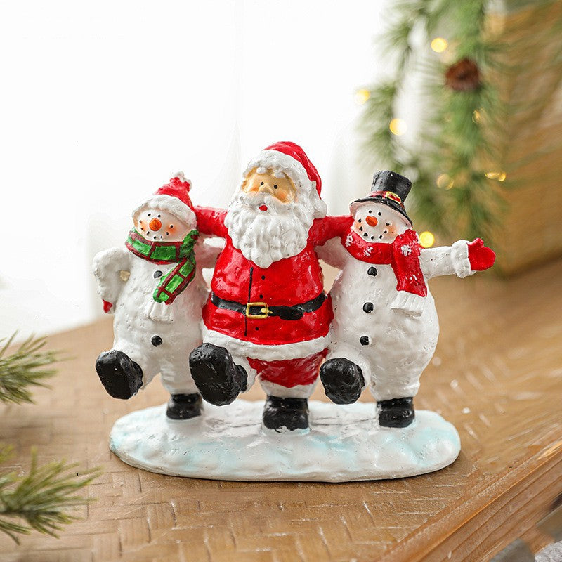 Ornament Decoratiune de Craciun, Klevo, Decoratiune Mica pentru Craciun din Rasina, Model Mos Craciun cu Oameni de Zapada, 16 x 18 x 8 cm, Rosu Alb