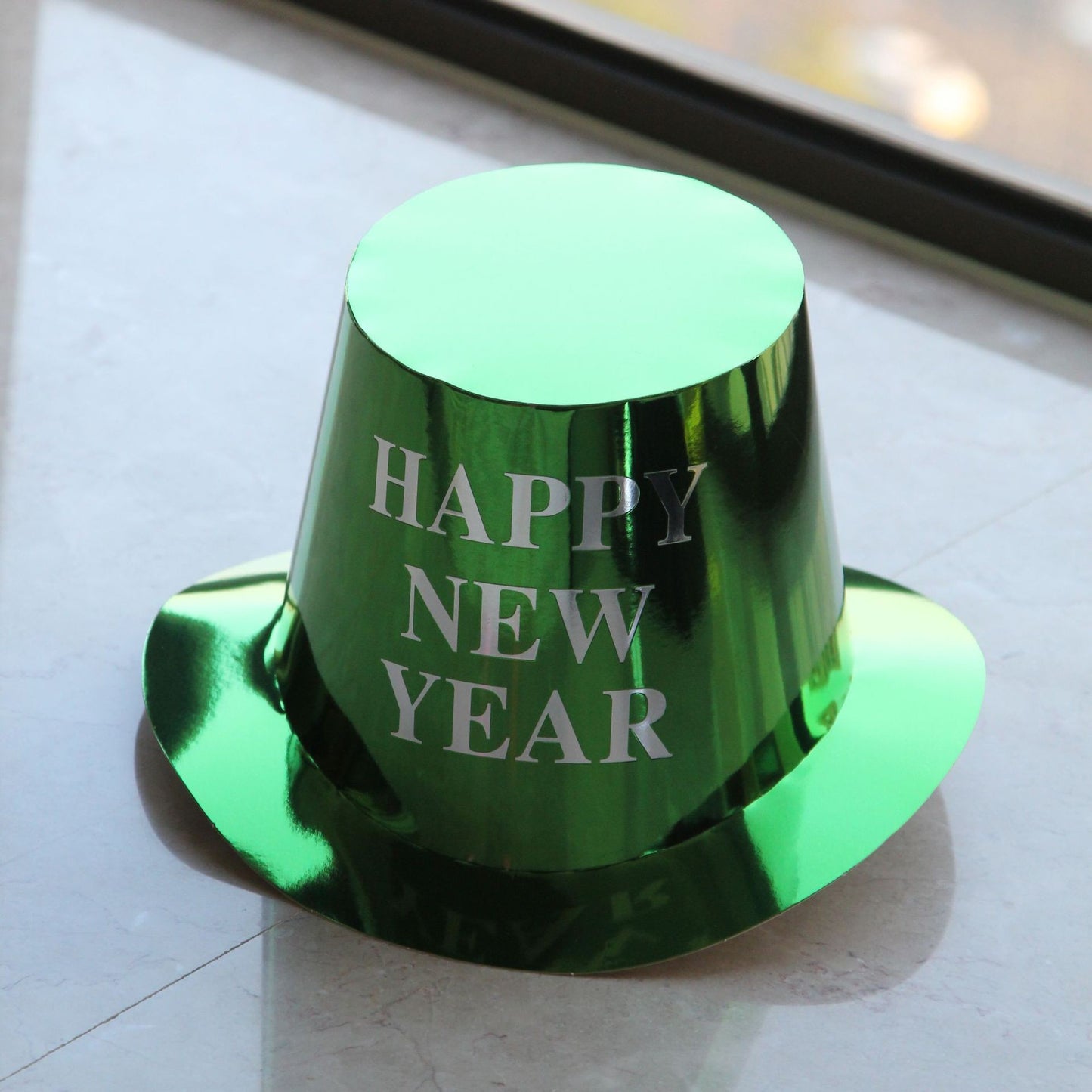 Palarie Happy New Year pentru Revelion, Klevo, Palarie Festiva de Anul Nou, Palarie Magica din Hartie, 29 x 25 x 15.5 cm, Colorata Sclipitor Verde