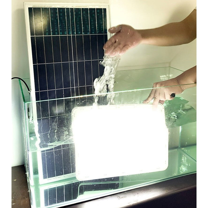 Proiector LED cu Panou Solar Klevo, Senzor de lumina Waterproof, 100W, 23x18 cm, suport U inclus, panou afisaj nivel baterie, telecomanda, 220V, Design Modern, Alb