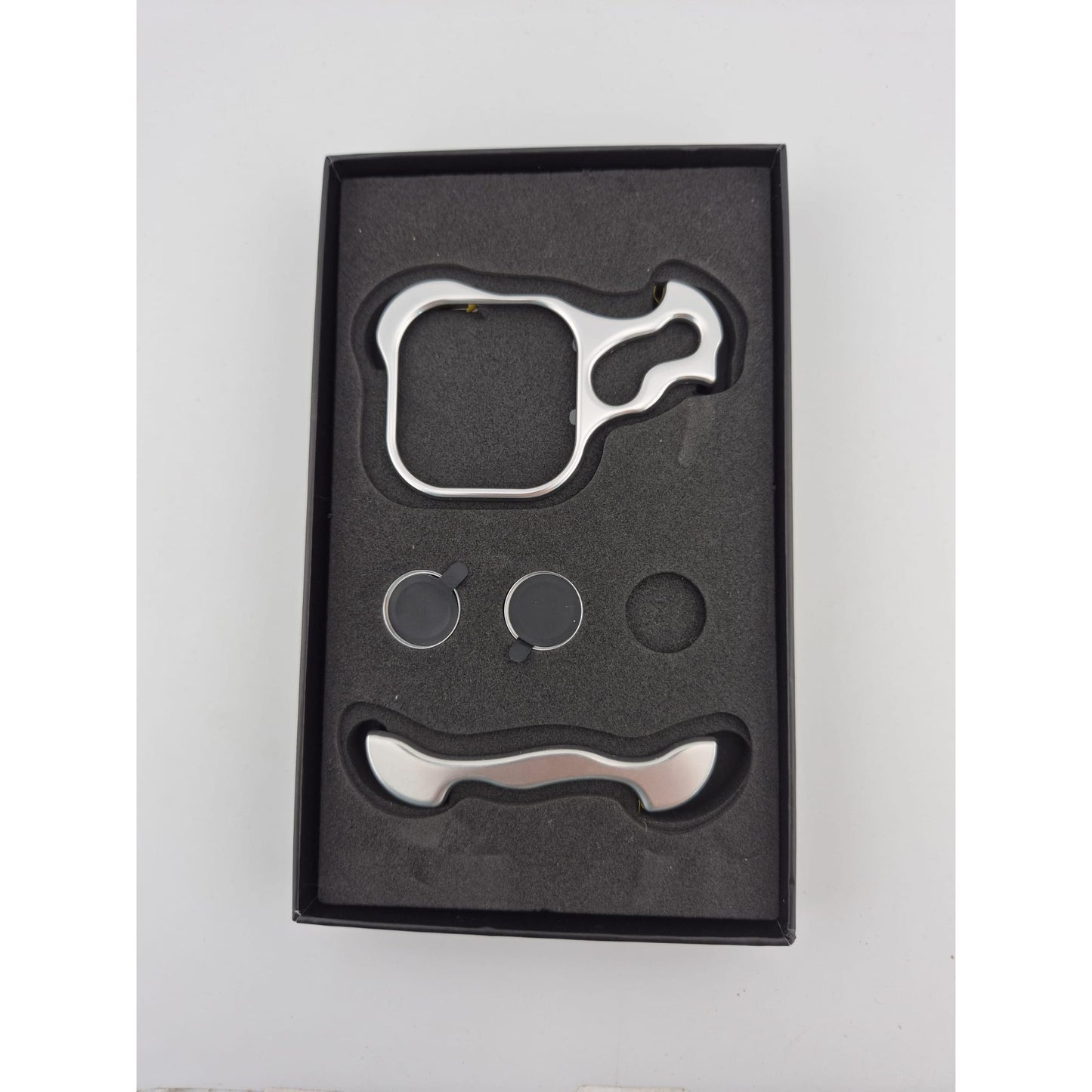 Resigilat: Husa Metalica Compatibila cu iPhone 16 Pro, Klevo, Protectie pentru Colturile Telefonului si Camera, Aliaj, Antisoc, Antizgariere, Argintiu