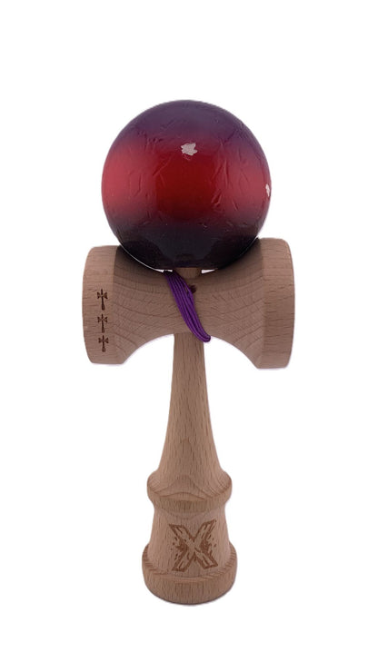 RESIGILAT - Kendama X Originala, Profesionala, Klevo, Big Cups V2, Super Sticky Cupe Mari, Rulment Metalic cu Ata 55 cm, Mov/Rosu/Negru