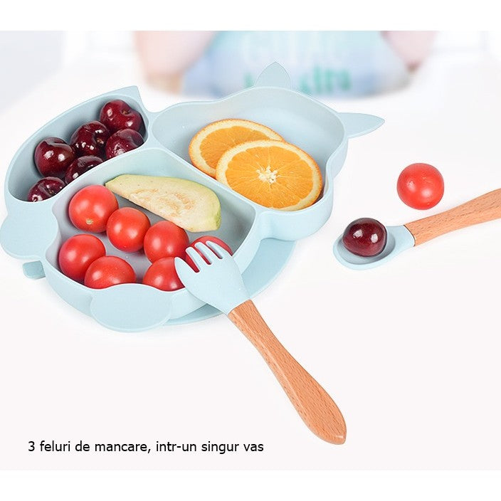 Set 10 piese diversificare bebelusi si copii din silicon Klevo, baveta, farfurie compartimentata cu ventuza, bol cu ventuza, tacamuri din lemn si silicon, cana pentru gustari, fara alergeni, baby blue