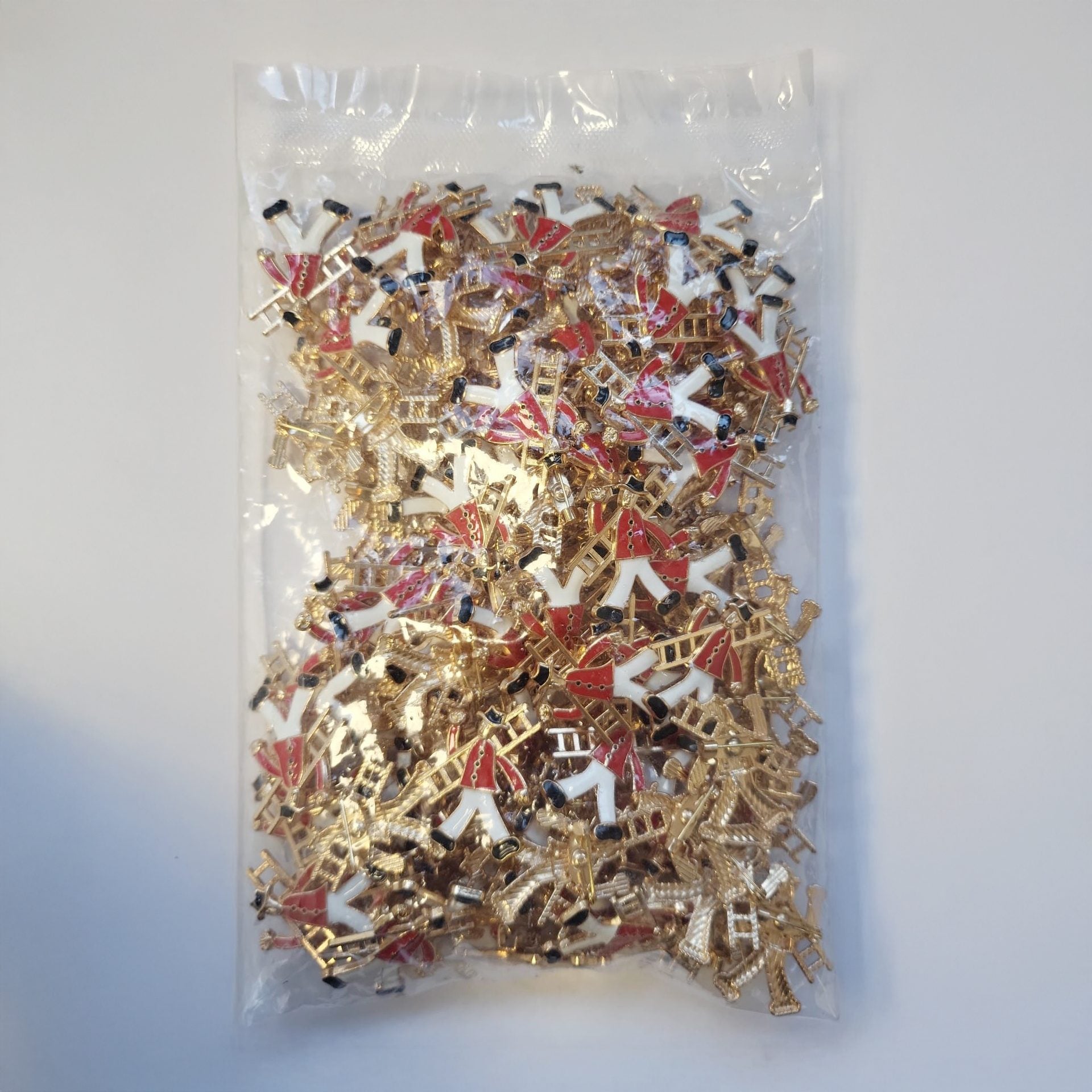 Set 100 Brose cu Pietre, Klevo, Model Corsar cu Scara, 3 x 2.5 cm per unitate, Auriu/Alb/Rosu