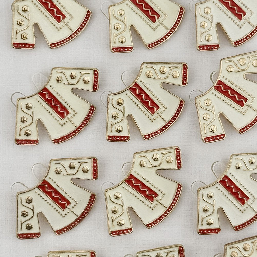 Set 12 Brose Martisor Traditional, Klevo, Model Haina Traditionala, Brose din Metal, Aspect Lacuit, 3 x 2,5 cm per Unitate, Alb