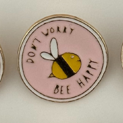 Set 12 Brose Martisor pentru Copii, Jolie, Model Albinuta, cu Mesaj Don`t Worry Bee Happy, Roz Galben