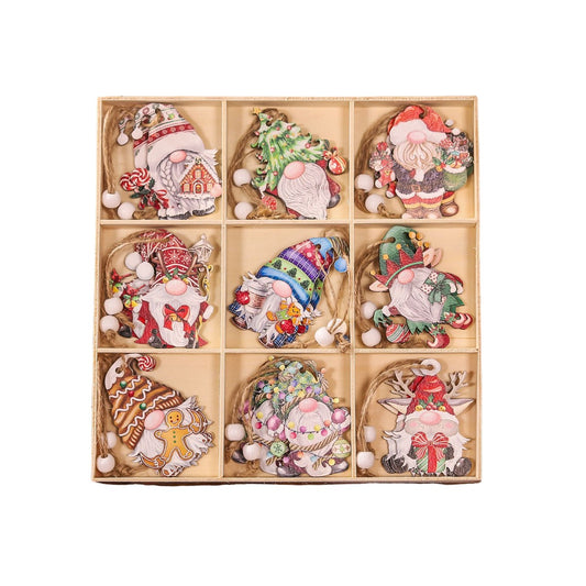 Set 18 Decoratiuni de Craciun din Lemn, Klevo, cu Snur pentru Agatare in Brad, Model Gnomi, Diferite Dimensiuni, Multicolor