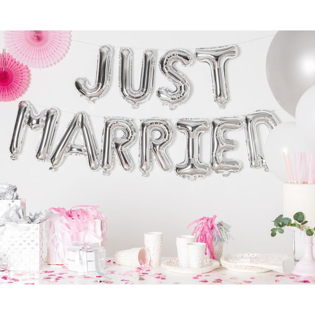 Set Baloane din Folie Metalizata, Klevo, Figurine Litere, Model Just Married, Tema Nunta, 40 cm, Baloane Party, Ambalaj Individual, Pai inclus, Umflare cu Aer sau Heliu, Argintiu