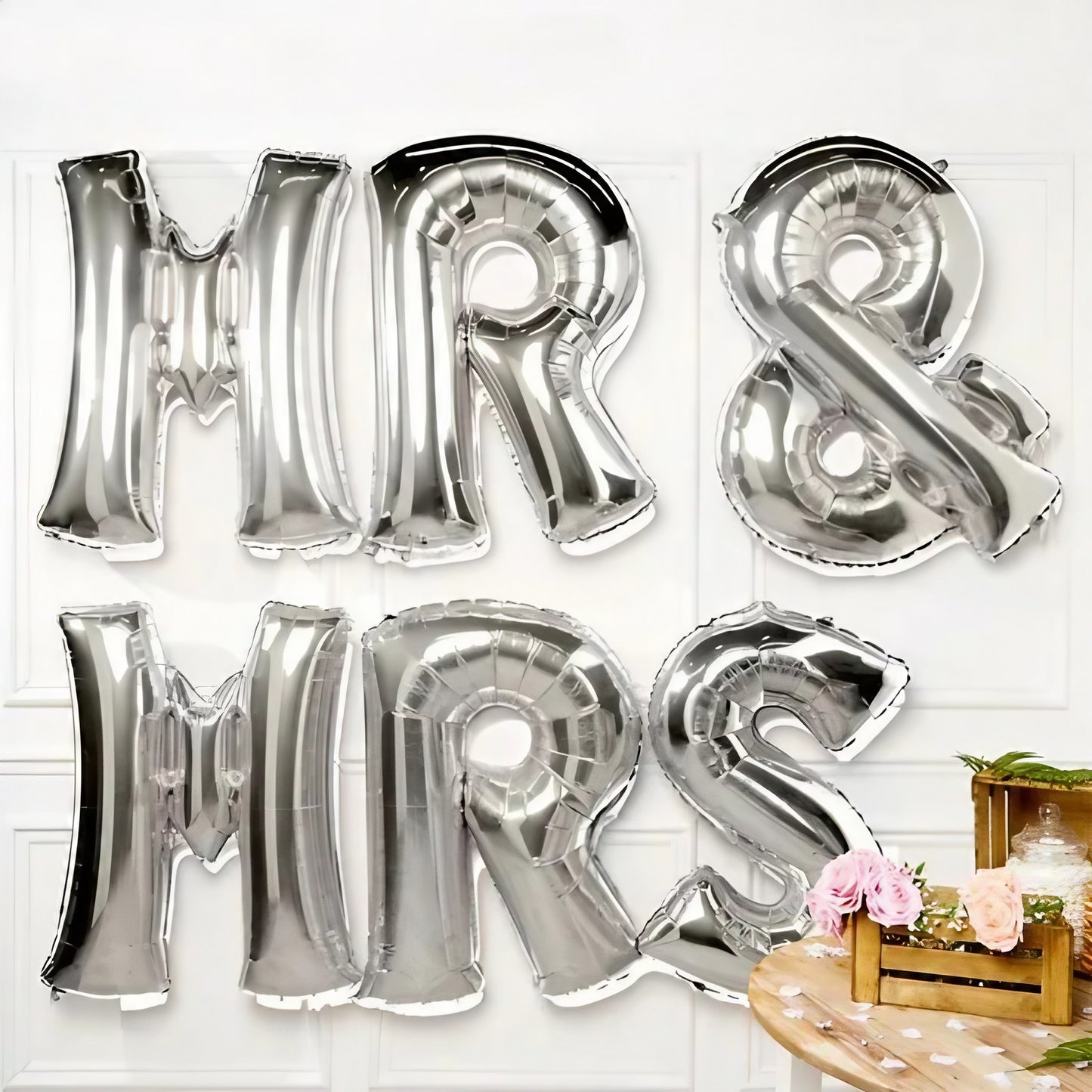 Set Baloane din Folie Metalizata, Klevo, Figurine Litere, Model MR&MRS, Tema Nunta, 40 cm, Baloane Party, Ambalaj Individual, Pai inclus, Umflare cu Aer sau Heliu, Argintiu