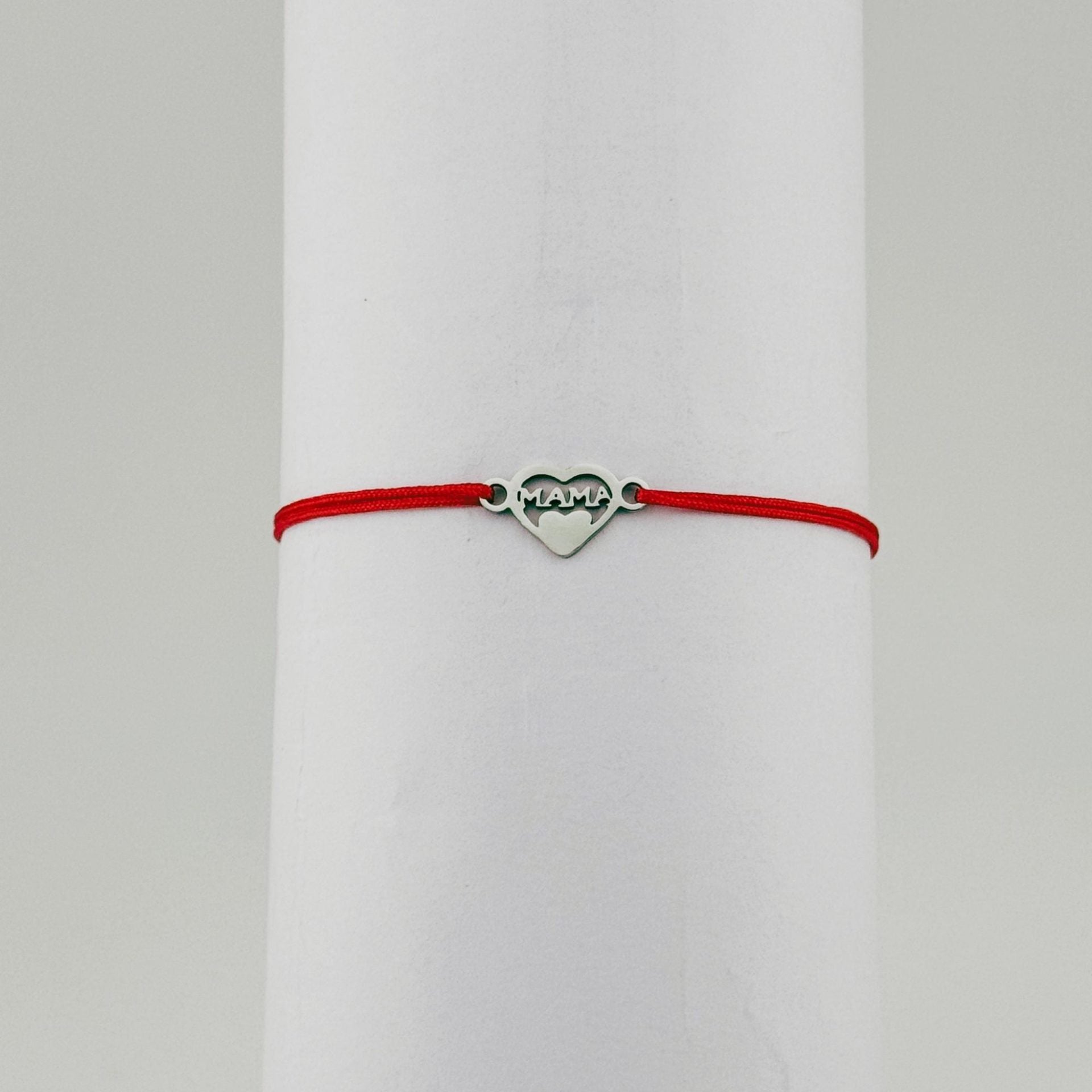 Bratara Martisor pentru Dama, Jolie, Model Inima cu Text Mama, Set 12 bucati, Pandativ Argintiu din Inox cu Snur Rosu Ajustabil