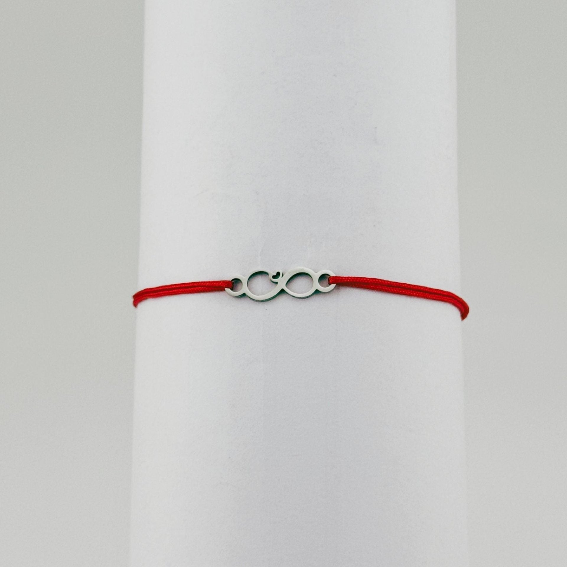 Bratara Martisor pentru Dama, Jolie, Model Infinit, Set 12 bucati, Pandativ Argintiu din Inox cu Snur Rosu Ajustabil