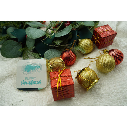Set de 12 ornamente de brad, Klevo, de tip Glob, Rosu/ Auriu, din polistiren, cu finisaj sclipitor , cutie  4  cm adancime x 20  cm inaltime x 12  cm lungime)