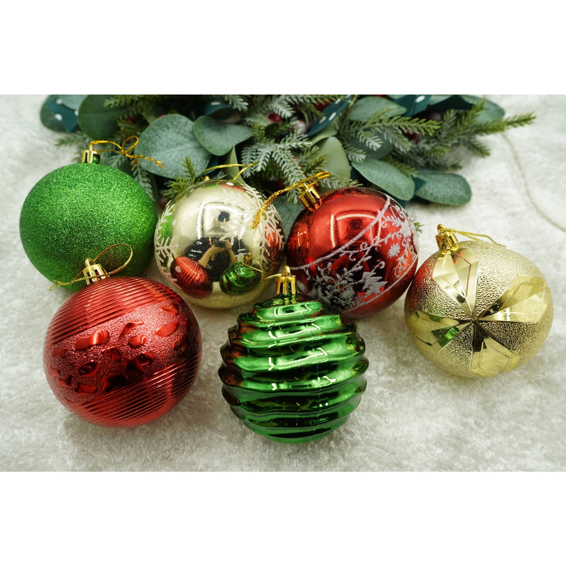 Set de 24 ornamente de brad, Klevo, de tip Glob, Multicolor, cu ø de 8 cm, din plastic, cu finisaj sclipitor , cutie  19  cm lungime x 42  cm inaltime x 19  cm adancime
