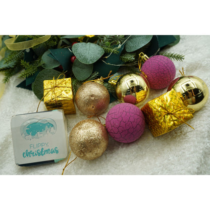 Set de 35 ornamente de brad, Klevo, de tip Glob, Auriu/ Mov, din polistiren, cu finisaj sclipitor , cutie  14  cm adancime x 23  cm inaltime x 14  cm lungime)