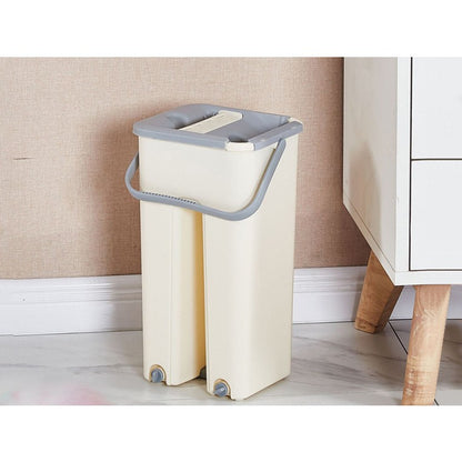 Set de curatenie Klevo, mop si galeata, galeata 6 l, 2 rezerve microfibra incluse, design modern, pentru interior, material plastic, peri sintetici, plat, cu storcere, bej