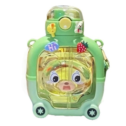 Sticla cu pai pentru copii, Klevo, model ursulet, gradata, stickere aplicate, curea reglabila, din plastic rezistent la cadere, 1l, Verde, 20 x 13 cm
